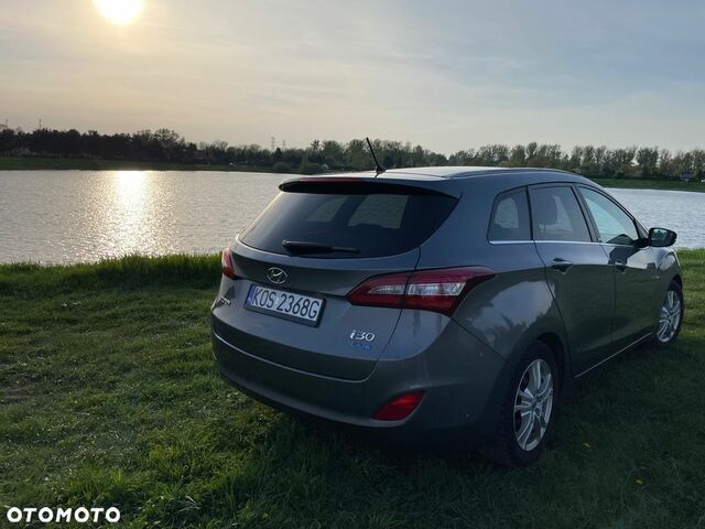 Хендай i30, объемом двигателя 1.58 л и пробегом 144 тыс. км за 7322 $, фото 1 на Automoto.ua