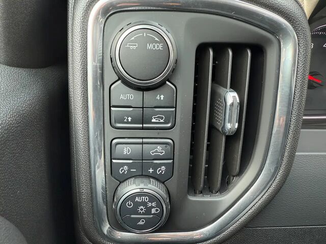 Шевроле Сильверадо 2021 в Европе на Automoto.ua Серый Шевроле Сильверадо, объемом двигателя 3 л и пробегом 148 тыс. км за 48792 $, фото 13 на Automoto.ua