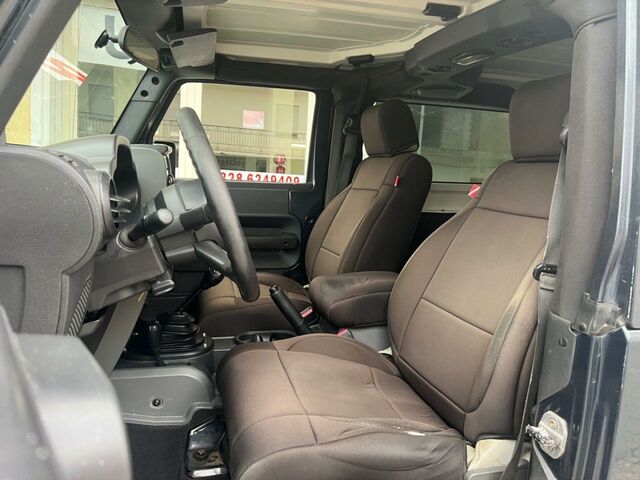 Джип Вранглер 2007 в Европе на Automoto.ua Синий Джип Вранглер, объемом двигателя 2.78 л и пробегом 290 тыс. км за 15500 $, фото 9 на Automoto.ua