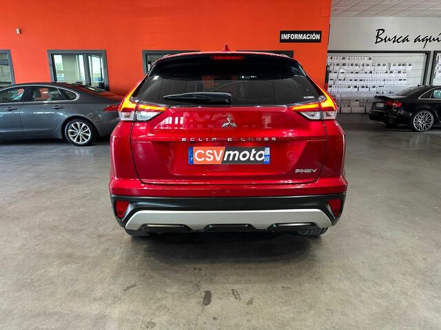 Міцубісі Eclipse Cross 2022 у Європі на Automoto.ua Червоний Міцубісі Eclipse Cross, об'ємом двигуна 2.36 л та пробігом 93 тис. км за 22219 $, фото 6 на Automoto.ua
