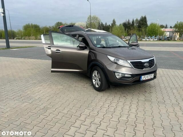 Кіа Sportage, об'ємом двигуна 2 л та пробігом 154 тис. км за 12959 $, фото 5 на Automoto.ua