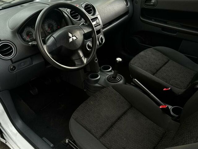 Мицубиси Кольт 2008 в Европе на Automoto.ua Мицубиси Кольт, объемом двигателя 0 л и пробегом 150 тыс. км за 1990 $, фото 8 на Automoto.ua