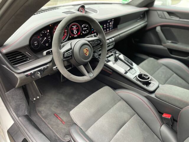 Серый Порше 911, объемом двигателя 2.98 л и пробегом 50 тыс. км за 205175 $, фото 11 на Automoto.ua