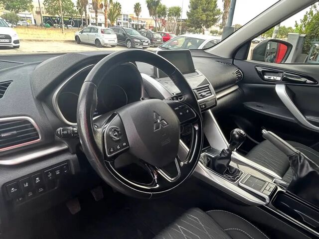 Міцубісі Eclipse Cross 2018 у Європі на Automoto.ua Коричневий Міцубісі Eclipse Cross, об'ємом двигуна 1.5 л та пробігом 112 тис. км за 19579 $, фото 15 на Automoto.ua