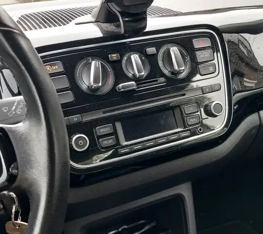 Фольксваген Ап 2012 у Європі на Automoto.ua Фольксваген Ап, об'ємом двигуна 0 л та пробігом 148 тис. км за 4375 $, фото 11 на Automoto.ua