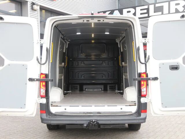 Фольксваген Крафтер 2022 в Европе на Automoto.ua Белый Фольксваген Крафтер, объемом двигателя 1.97 л и пробегом 37826 тыс. км за 45920 $, фото 2 на Automoto.ua