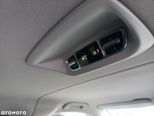 Мерседес В-Класс 2015 в Европе на Automoto.ua Белый Мерседес В-Класс, объемом двигателя 2.14 л и пробегом 299 тыс. км за 30676 $, фото 17 на Automoto.ua