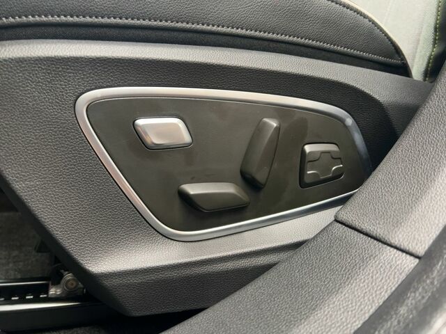 Рено Scenic E-TECH 2025 в Европе на Automoto.ua Серый Рено Scenic E-TECH, объемом двигателя 0 л и пробегом 6 тыс. км за 51785 $, фото 18 на Automoto.ua