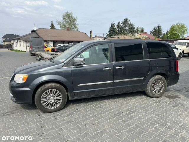 Крайслер Town & Country, об'ємом двигуна 3.61 л та пробігом 359 тис. км за 5292 $, фото 13 на Automoto.ua