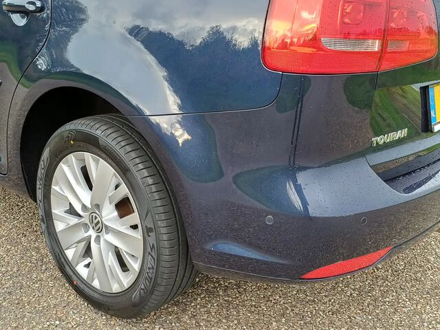 Фольксваген Туран 2014 у Європі на Automoto.ua Синій Фольксваген Туран, об'ємом двигуна 1.39 л та пробігом 241 тис. км за 10422 $, фото 14 на Automoto.ua