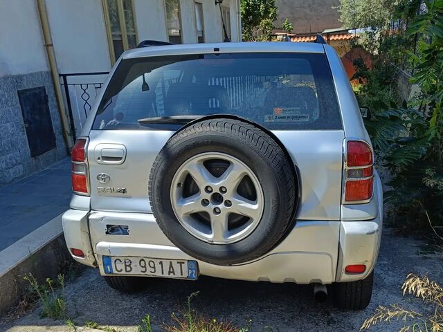 Тойота РАВ 4 2002 в Европе на Automoto.ua Серый Тойота РАВ 4, объемом двигателя 2 л и пробегом 281 тыс. км за 3505 $, фото 1 на Automoto.ua