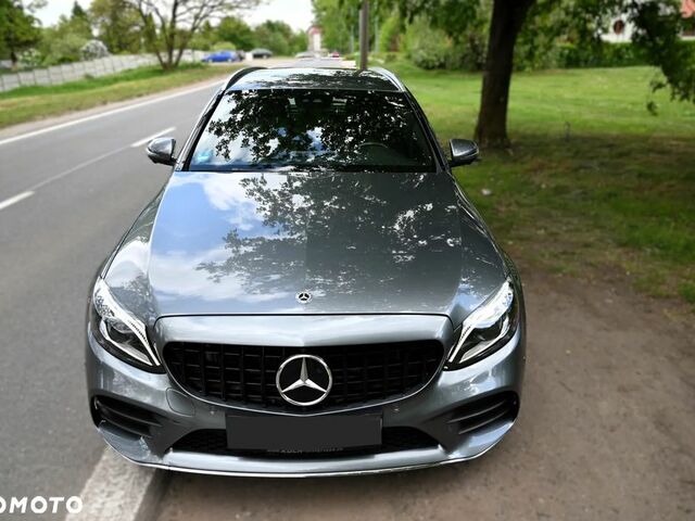 Мерседес Ц-Класс 2019 в Европе на Automoto.ua Серый Мерседес Ц-Класс, объемом двигателя 1 л и пробегом 150 тыс. км за 99900 $, фото 3 на Automoto.ua