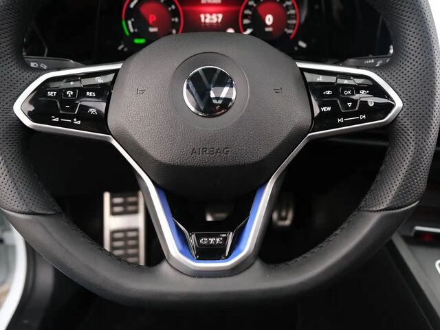 Фольксваген Golf GTE 2020 у Європі на Automoto.ua Білий Фольксваген Golf GTE, об'ємом двигуна 1.4 л та пробігом 78 тис. км за 31986 $, фото 7 на Automoto.ua