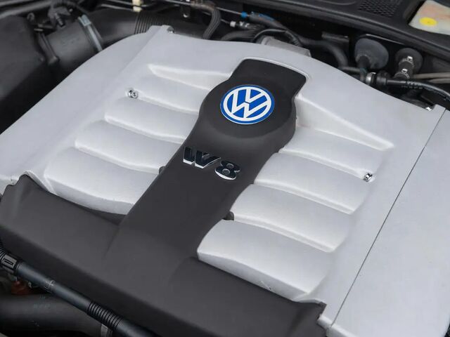 Фольксваген Пассат 2003 у Європі на Automoto.ua Чорний Фольксваген Пассат, об'ємом двигуна 4 л та пробігом 118 тис. км за 29950 $, фото 11 на Automoto.ua