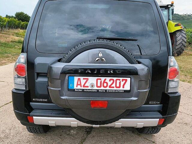 Міцубісі Паджеро 2016 у Європі на Automoto.ua Чорний Міцубісі Паджеро, об'ємом двигуна 3.2 л та пробігом 107 тис. км за 36935 $, фото 16 на Automoto.ua