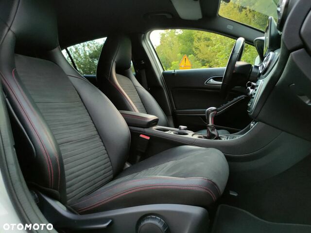 Мерседес ГЛА-Клас 2015 у Європі на Automoto.ua Білий Мерседес ГЛА-Клас, об'ємом двигуна 1 л та пробігом 167 тис. км за 14988 $, фото 19 на Automoto.ua