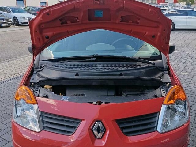 Рено Модус 2006 в Европе на Automoto.ua Рено Модус, объемом двигателя 0 л и пробегом 106 тыс. км за 1999 $, фото 6 на Automoto.ua