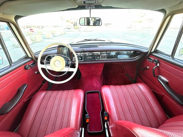 Мерседес 200 1967 в Европе на Automoto.ua Белый Мерседес 200, объемом двигателя 0 л и пробегом 137 тыс. км за 22749 $, фото 9 на Automoto.ua