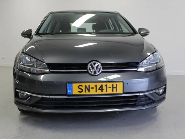 Фольксваген Гольф 2018 в Европе на Automoto.ua Серый Фольксваген Гольф, объемом двигателя 1.6 л и пробегом 67 тыс. км за 23212 $, фото 2 на Automoto.ua