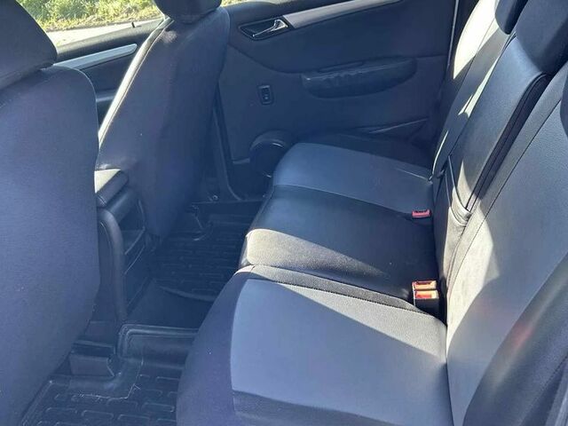 Мерседес Б-клас 2011 у Європі на Automoto.ua Сірий Мерседес Б-клас, об'ємом двигуна 1 л та пробігом 367 тис. км за 4819 $, фото 14 на Automoto.ua