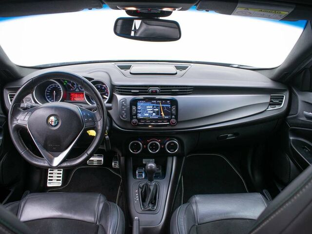Сірий Альфа Ромео Giulietta, об'ємом двигуна 1.74 л та пробігом 96 тис. км за 20371 $, фото 11 на Automoto.ua