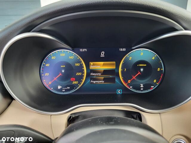 Мерседес Ц-Клас 2019 у Європі на Automoto.ua Чорний Мерседес Ц-Клас, об'ємом двигуна 1 л та пробігом 166 тис. км за 20073 $, фото 26 на Automoto.ua