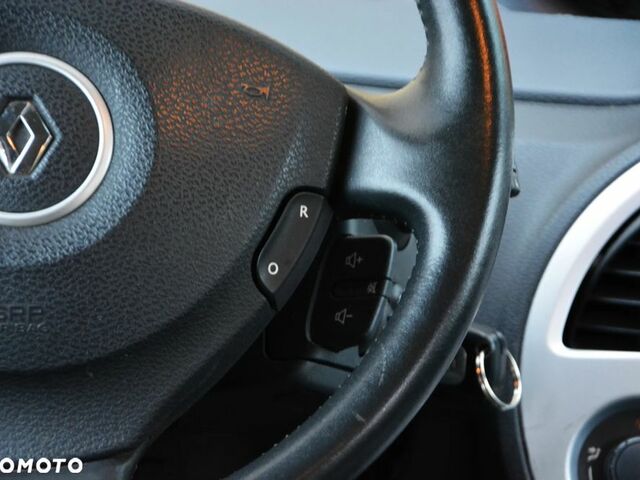 Рено Модус 2009 в Европе на Automoto.ua Белый Рено Модус, объемом двигателя 1 л и пробегом 171 тыс. км за 12800 $, фото 22 на Automoto.ua