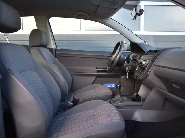 Фольксваген Поло 2006 у Європі на Automoto.ua Сірий Фольксваген Поло, об'ємом двигуна 1.39 л та пробігом 177 тис. км за 2861 $, фото 12 на Automoto.ua