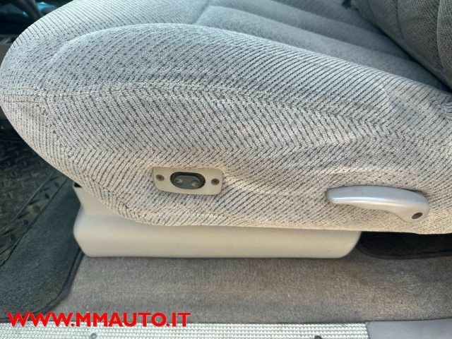 Шевроле Сильверадо 1998 в Европе на Automoto.ua Красный Шевроле Сильверадо, объемом двигателя 6.47 л и пробегом 181 тыс. км за 20652 $, фото 10 на Automoto.ua