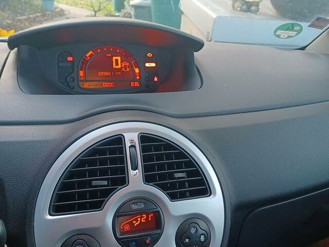 Рено Модус 2008 в Европе на Automoto.ua Рено Модус, объемом двигателя 0 л и пробегом 200 тыс. км за 1500 $, фото 2 на Automoto.ua