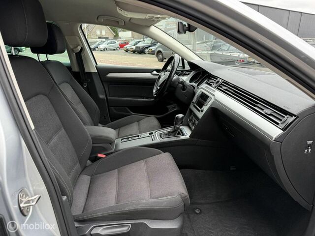 Фольксваген Пассат Варіант 2015 у Європі на Automoto.ua Сірий Фольксваген Пассат Варіант, об'ємом двигуна 1.6 л та пробігом 200 тис. км за 11791 $, фото 12 на Automoto.ua