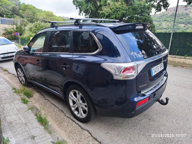 Мицубиси Аутлендер 2013 в Европе на Automoto.ua Мицубиси Аутлендер, объемом двигателя 2.18 л и пробегом 180 тыс. км за 14251 $, фото 6 на Automoto.ua
