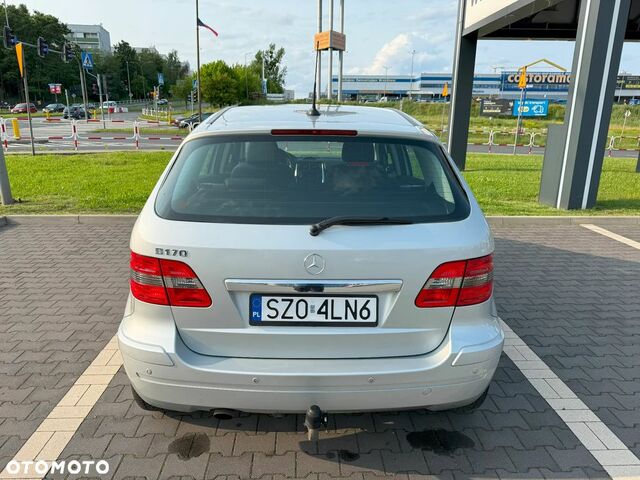 Мерседес Б-класс 2005 в Европе на Automoto.ua Серый Мерседес Б-класс, объемом двигателя 1 л и пробегом 215 тыс. км за 2882 $, фото 4 на Automoto.ua
