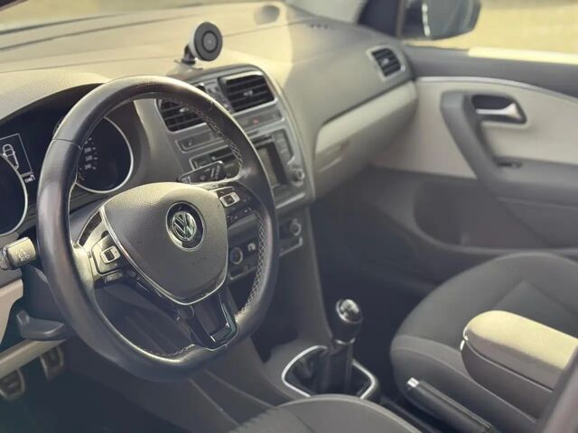 Фольксваген Поло 2014 у Європі на Automoto.ua Білий Фольксваген Поло, об'ємом двигуна 1.15 л та пробігом 122 тис. км за 11396 $, фото 11 на Automoto.ua