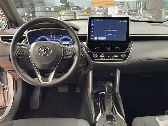 Тойота Corolla Cross 2024 в Европе на Automoto.ua Серебряный Тойота Corolla Cross, объемом двигателя 1.8 л и пробегом 24 тыс. км за 38332 $, фото 13 на Automoto.ua