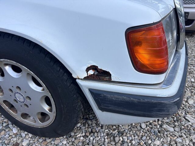 Мерседес 200 1991 в Европе на Automoto.ua Белый Мерседес 200, объемом двигателя 2 л и пробегом 200 тыс. км за 4141 $, фото 13 на Automoto.ua