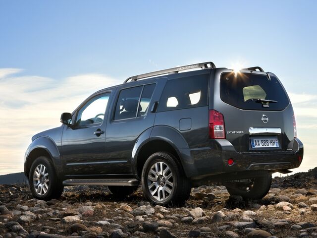 Ниссан Патфайндер, Внедорожник / Кроссовер 2010 - н.в. 2,5 dCi 4WD MT (190)