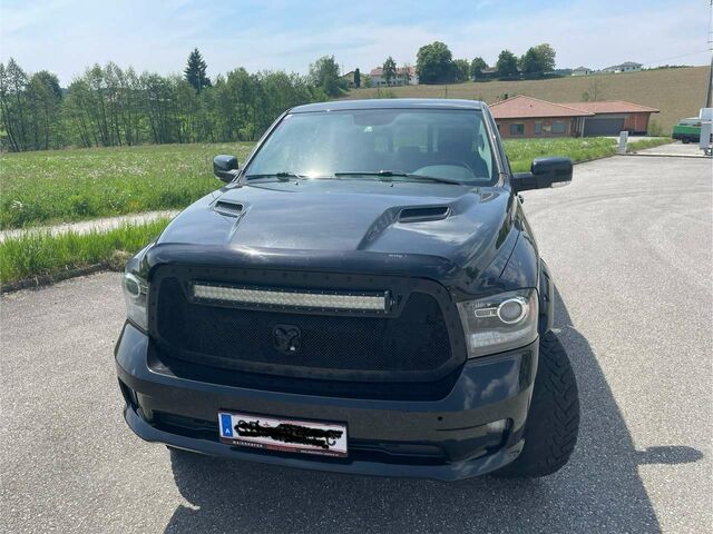 Чорний Ram 1500, об'ємом двигуна 0 л та пробігом 105 тис. км за 58315 $, фото 3 на Automoto.ua