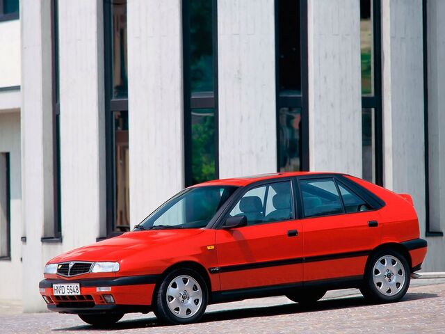 Лянча Delta, Хетчбек 1993 - 1999 II (836) 1.8 GT (836.AR)