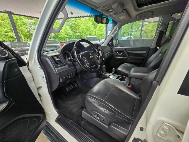 Мицубиси Паджеро 2010 в Европе на Automoto.ua Белый Мицубиси Паджеро, объемом двигателя 3.2 л и пробегом 127 тыс. км за 14449 $, фото 19 на Automoto.ua