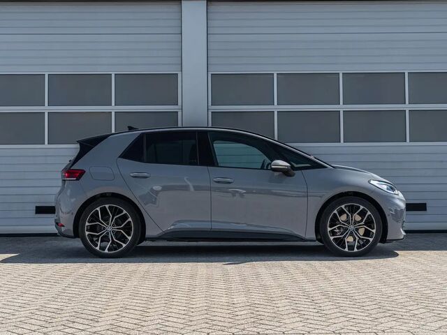 Фольксваген ID.3 2025 в Европе на Automoto.ua Серый Фольксваген ID.3, объемом двигателя 0 л и пробегом 5 тыс. км за 47119 $, фото 2 на Automoto.ua