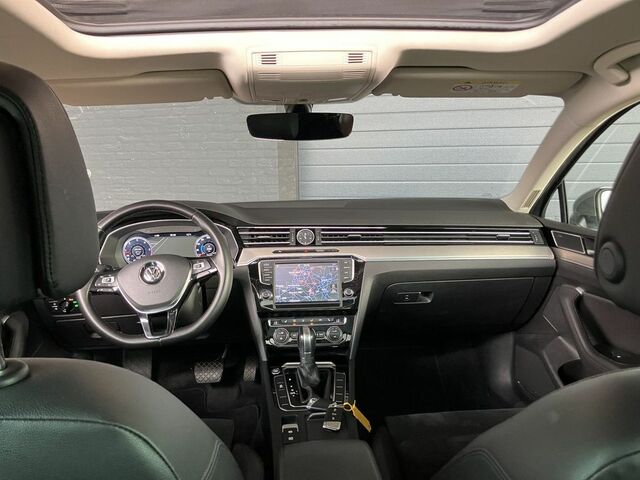 Фольксваген Пассат Варіант 2015 у Європі на Automoto.ua Сірий Фольксваген Пассат Варіант, об'ємом двигуна 1.6 л та пробігом 299 тис. км за 11574 $, фото 8 на Automoto.ua