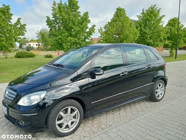 Мерседес Б-класс 2007 в Европе на Automoto.ua Черный Мерседес Б-класс, объемом двигателя 1 л и пробегом 218 тыс. км за 2904 $, фото 1 на Automoto.ua