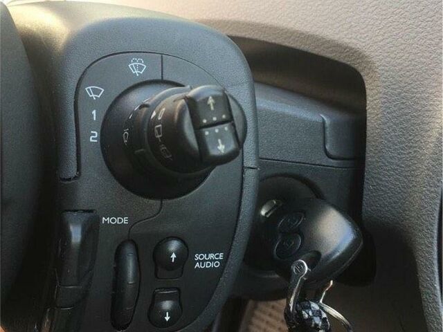 Рено Модус 2007 у Європі на Automoto.ua Коричневий Рено Модус, об'ємом двигуна 0 л та пробігом 220 тис. км за 800 $, фото 5 на Automoto.ua