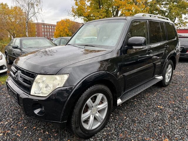 Міцубісі Паджеро 2011 у Європі на Automoto.ua Чорний Міцубісі Паджеро, об'ємом двигуна 3.2 л та пробігом 248 тис. км за 12613 $, фото 13 на Automoto.ua