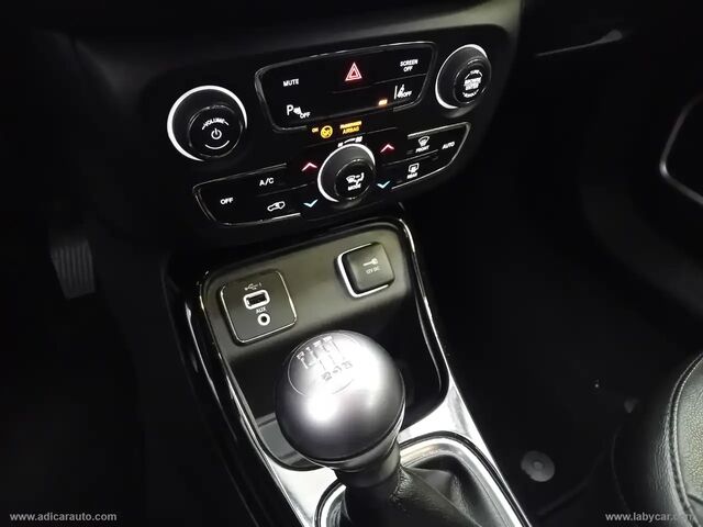 Джип Компас 2019 в Европе на Automoto.ua Синий Джип Компас, объемом двигателя 1.6 л и пробегом 69 тыс. км за 20937 $, фото 12 на Automoto.ua