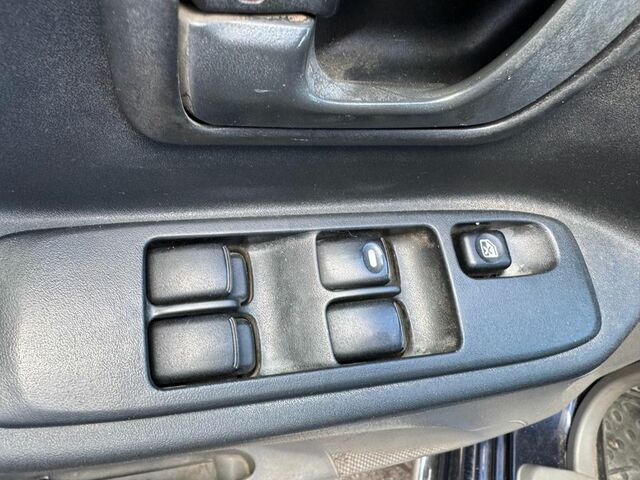 Міцубісі Паджеро 2002 у Європі на Automoto.ua Синій Міцубісі Паджеро, об'ємом двигуна 3.2 л та пробігом 207 тис. км за 5727 $, фото 7 на Automoto.ua