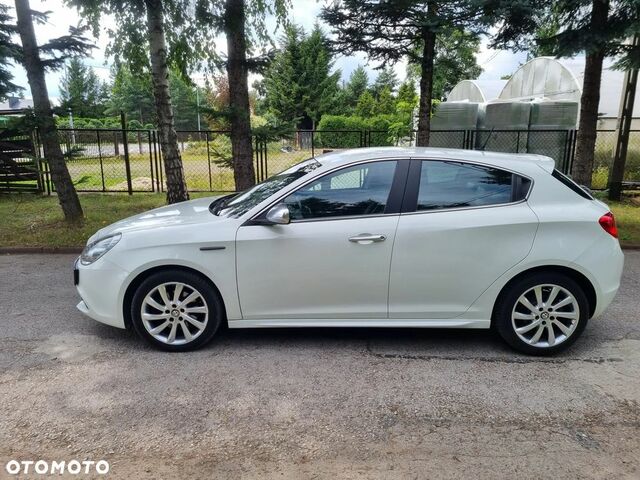 Альфа Ромео Giulietta 2012 у Європі на Automoto.ua Білий Альфа Ромео Giulietta, об'ємом двигуна 1 л та пробігом 197 тис. км за 6901 $, фото 1 на Automoto.ua