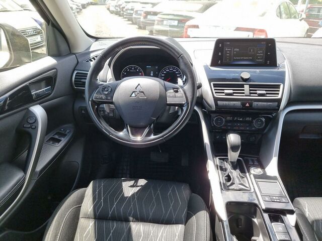 Мицубиси Eclipse Cross 2018 в Европе на Automoto.ua Мицубиси Eclipse Cross, объемом двигателя 1.5 л и пробегом 88 тыс. км за 16990 $, фото 9 на Automoto.ua