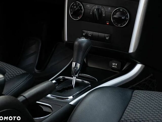 Мерседес Б-класс 2009 в Европе на Automoto.ua Серый Мерседес Б-класс, объемом двигателя 1 л и пробегом 219 тыс. км за 4819 $, фото 32 на Automoto.ua